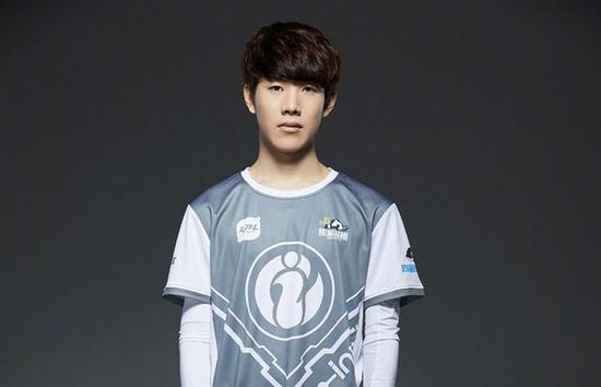 ThunderTalk Gaming players enter the field： Top laner HOYA shows his true manliness~