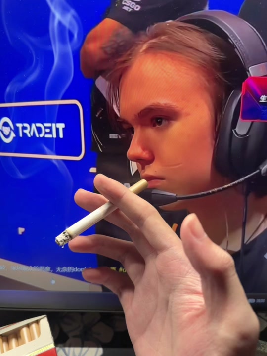 Batujnax 解决了签证问题，将为 Apeks 参赛；在 VCT 2025：EMEA Kickoff