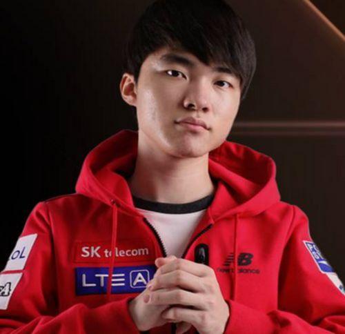 Uzi和厂长将作为LOL公益大使，将在13周年盛典公布后续公益计划
