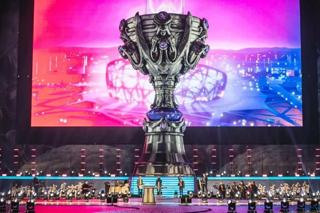 LCK官方发布2022年观众收视数据：夏决观看人数60%是中国人