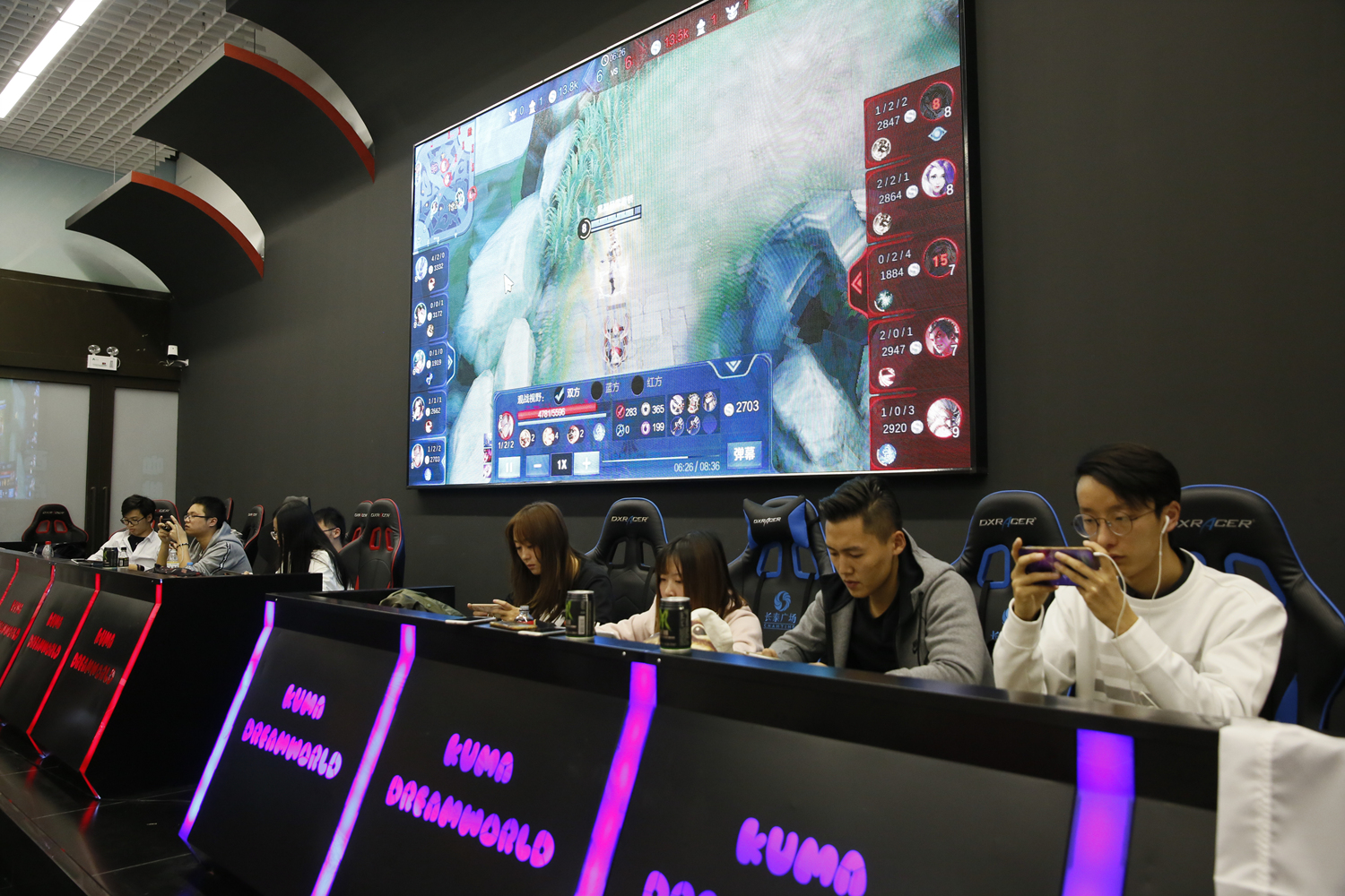 369 ：感觉今天杰斯还行，就是没以前玩的那么好了