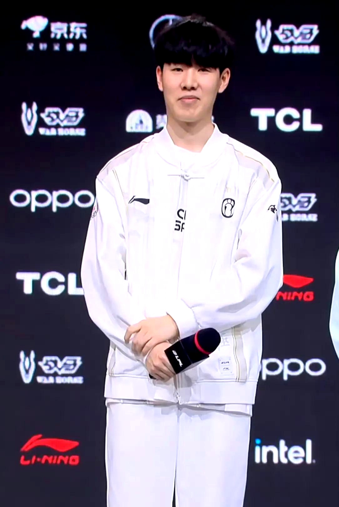 前T1教练Stardust更推求职：有兴趣可以联系我