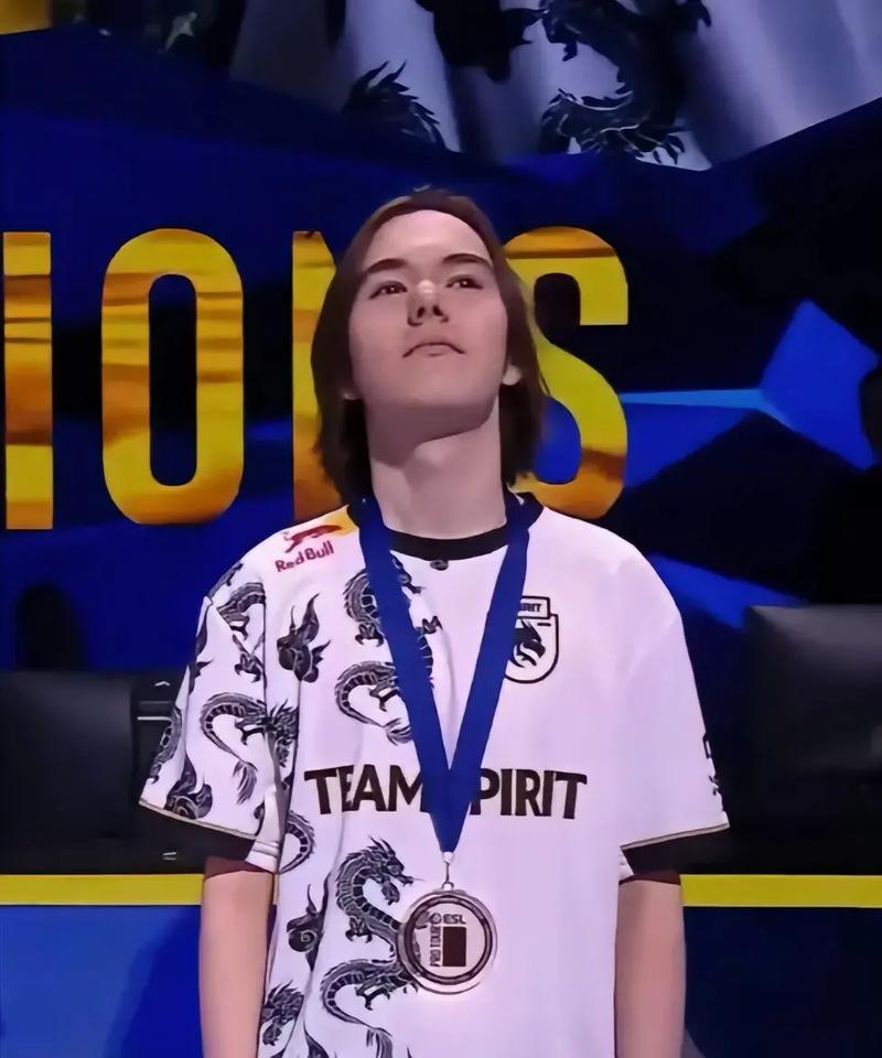 LPL春季赛今日首发名单：Yuekai对阵Strive Shanks迎战Yagao